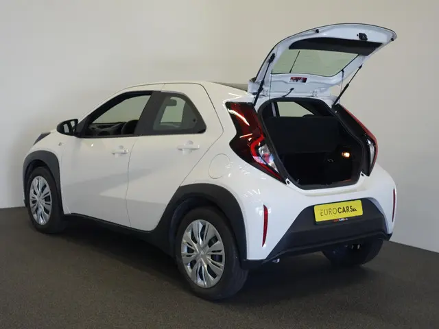 Toyota Aygo X 1.0 VVT-i S-CVT Aut. Play 2024 Benzine 30