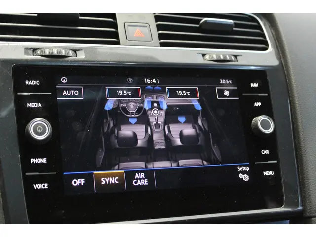 Volkswagen Golf 1.6 TDI Comfortline Business 2019 Diesel 33