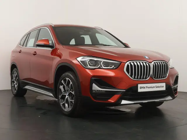 BMW X1 sDrive20i VDL Nedcar Edition 2020 Benzine 7