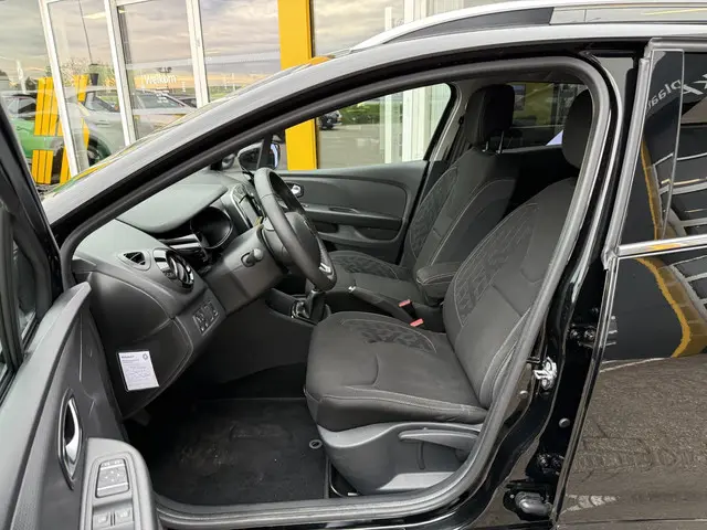 Renault Clio Estate 0.9 TCe Limited 2018 Benzine 7