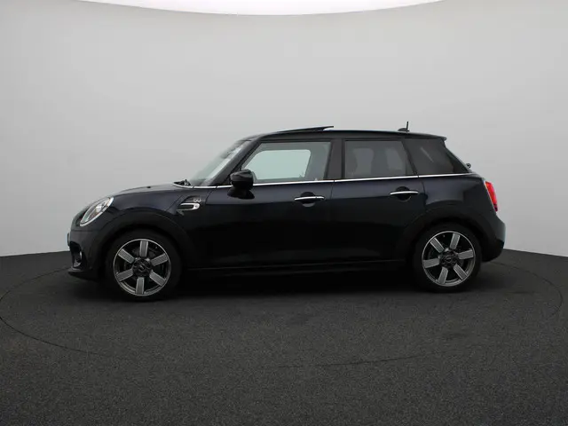 MINI 5-Deurs Cooper 60 Years Edition 2019 Benzine 4