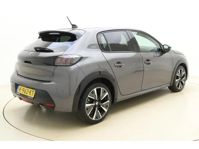 Peugeot 208 1.2 PureTech GT 2021 Benzine 2