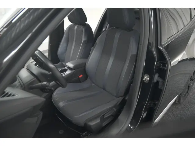 Peugeot 2008 PureTech 130 Allure 2020 Benzine 26
