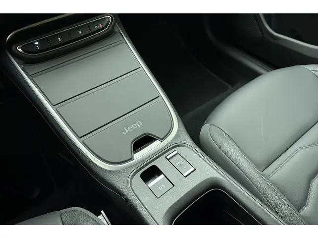 Jeep Avenger Summit 54 kWh 2024 Elektrisch 32