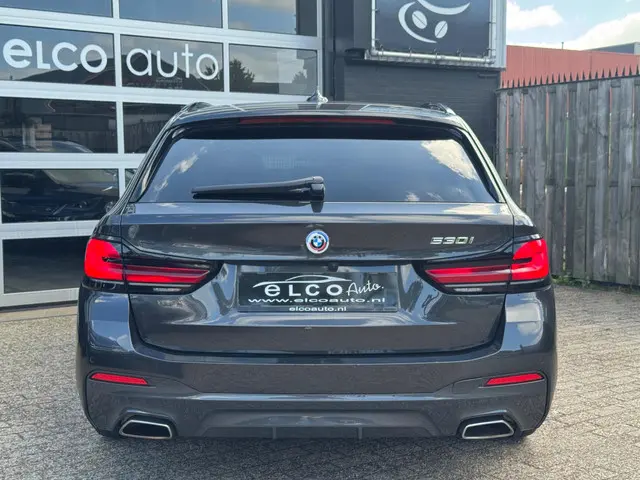 BMW 5 Serie Touring 530i M-Sport / Pano / ACC 2023 Benzine 13