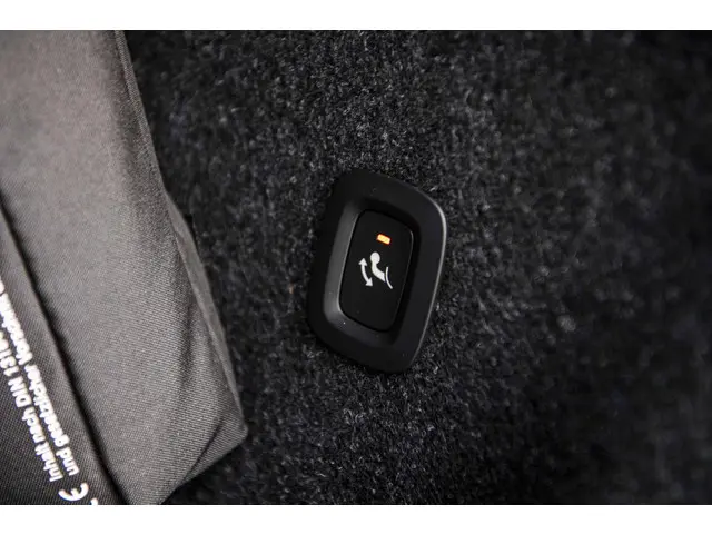 Volvo XC40 2.0 B4 Plus Dark 2024 Benzine 33