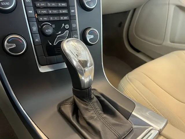 Volvo V60 T4 Kinetic Automaat 2013 Benzine 13