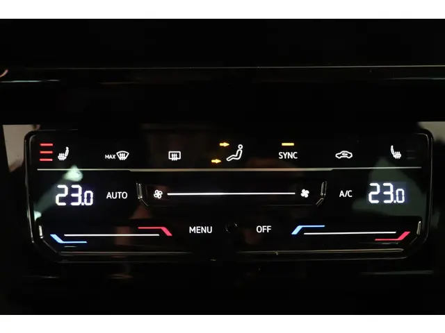 Volkswagen Passat 1.5 TSI R-Line Business + 2022 Benzine 13