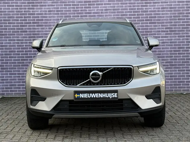 Volvo XC40 2.0 B4 Core 2024 Benzine 33