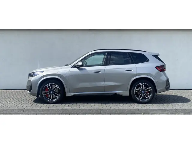 BMW X1 xDrive25e 2025 Hybride Benzine 24