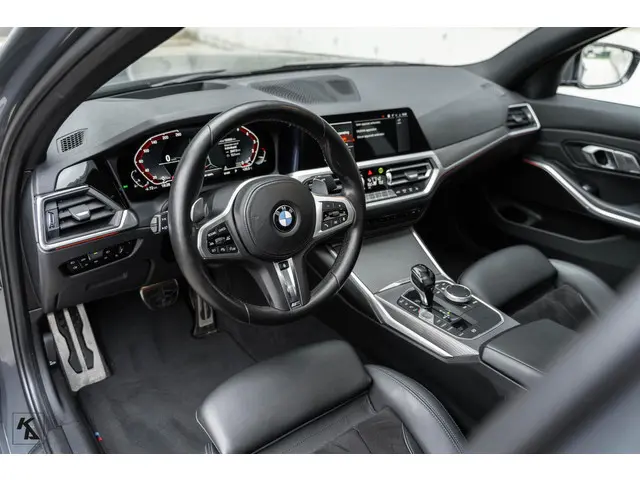 BMW 3 Serie 320i High Executive Edition 2020 Benzine 24