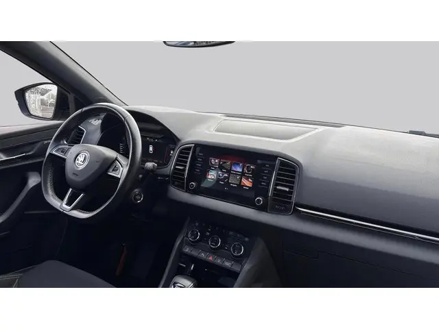 Škoda Karoq 1.5 TSI ACT Sportline Business 2020 Benzine 14