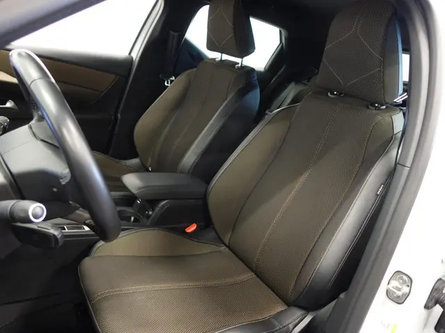 DS DS 3 Crossback 1.2 PureTech Business 2019 Benzine 22