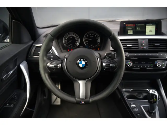 BMW 1 Serie 118i High Executive M Sport 2017 Benzine 34