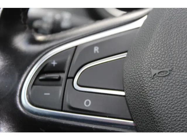 Renault Scénic 1.3 TCe Bose 140 pk 2020 Benzine 50