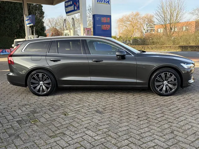 Volvo V60 2.0 B5 Inscription 2021 Hybride Benzine 9