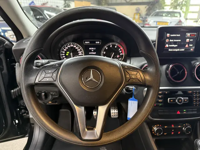 Mercedes-Benz A-Klasse 180 2012 Benzine 10