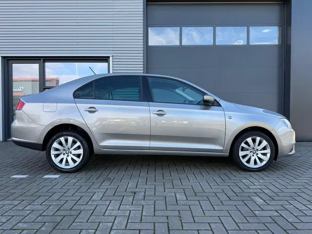 SEAT Toledo 1.2 TSI Style Business 2016 Benzine 31