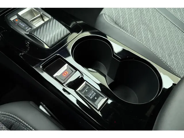 Peugeot 2008 1.2 Hybrid 136 Allure 2024 Hybride Benzine 29