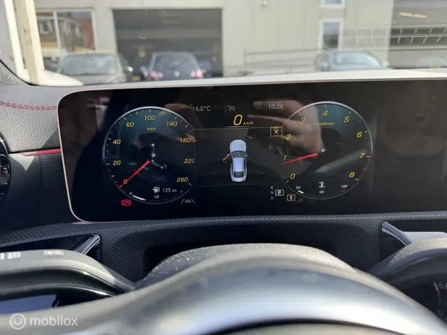 Mercedes-Benz CLA 200 Premium Plus 2020 Benzine 18