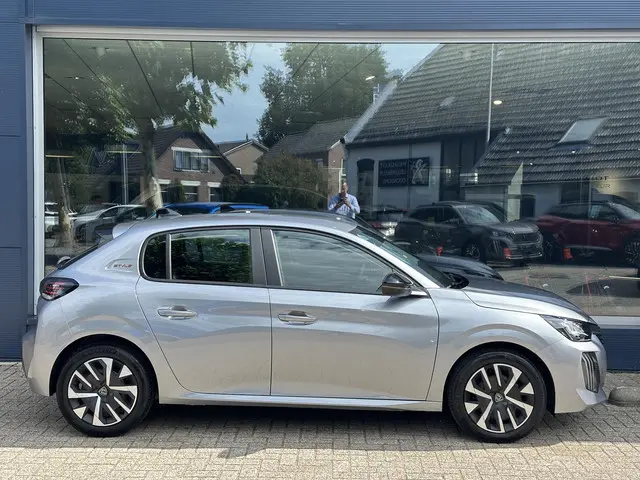 Peugeot 208 1.2 Style 2025 Benzine 6