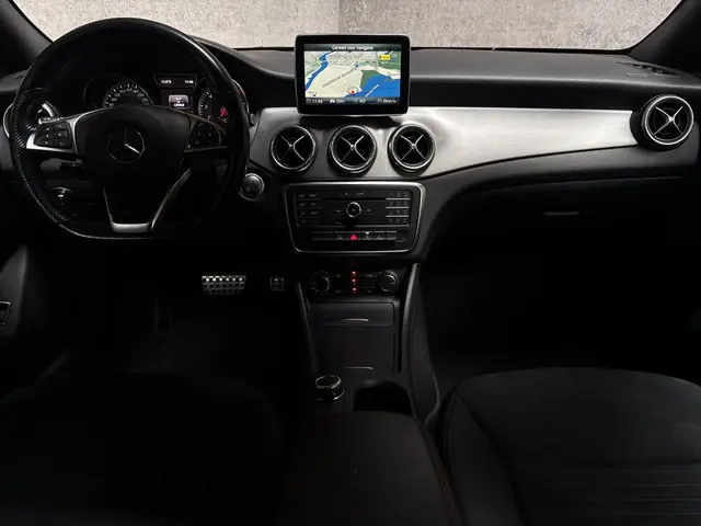 Mercedes-Benz CLA 180 AMG Sport 2015 Benzine 6