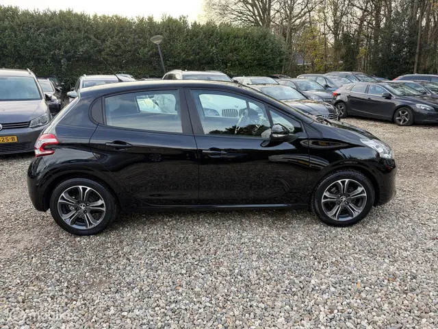 Peugeot 208 1.2 VTi Active,Airco,Cruise,5drs! 2013 Benzine 4
