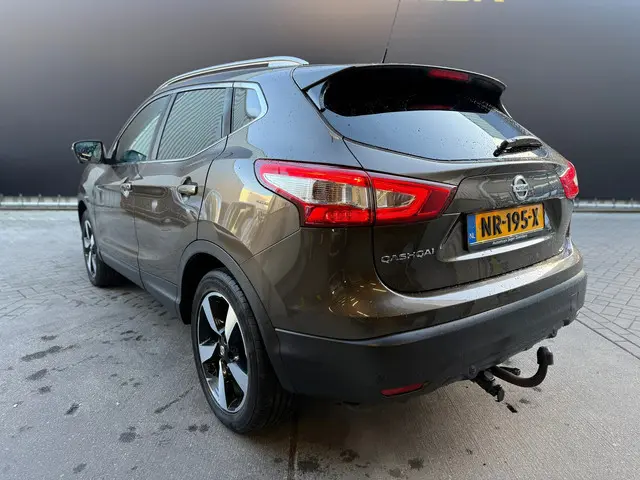 Nissan QASHQAI 1.2 N-Connecta Panorama 2017 Benzine 2