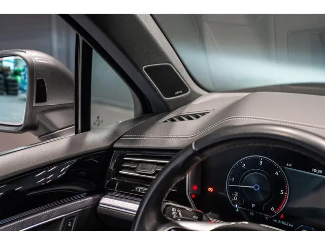 Volkswagen Touareg 3.0 TDI R-Line 2019 Diesel 43