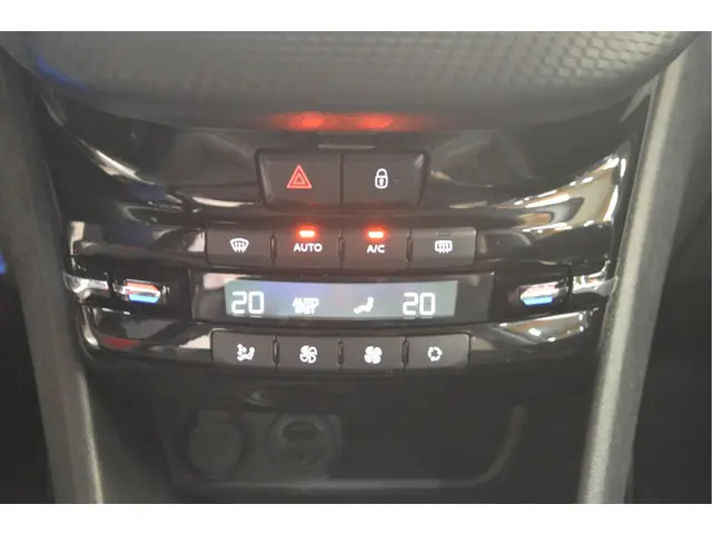 Peugeot 2008 1.2 PureTech Allure 2018 Benzine 19