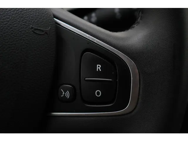 Renault Clio Estate 0.9 TCe Limited 2018 Benzine 28