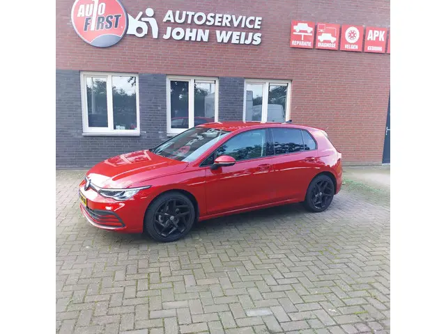 Volkswagen Golf 1.5 TSI Life Business 2022 Benzine 12