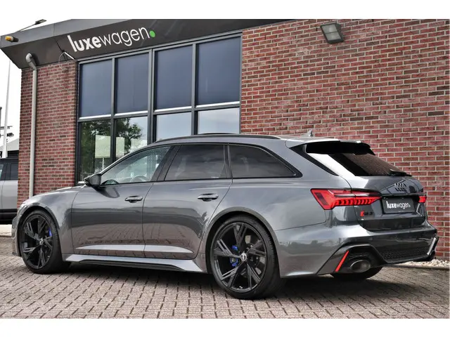 Audi RS6 Avant 4.0 TFSI quattro 2022 Benzine 6