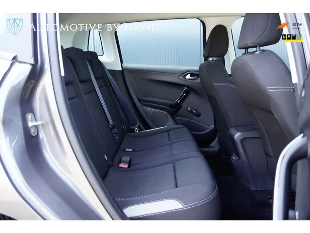 Peugeot 2008 1.2 VTi 82 pk ACTIVE 2014 Benzine 35