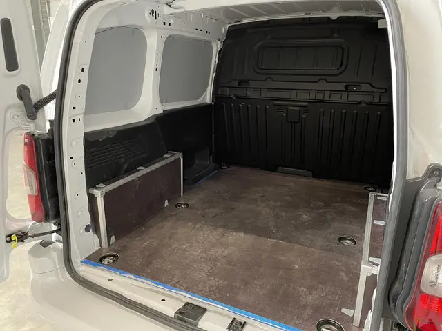 Opel Combo 130pk L1 Automaat 2023 Diesel 9