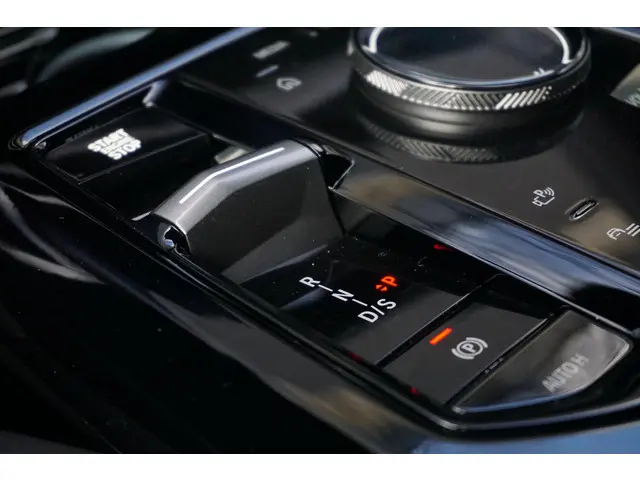 BMW 5 Serie Touring 530e 2025 Hybride Benzine 12