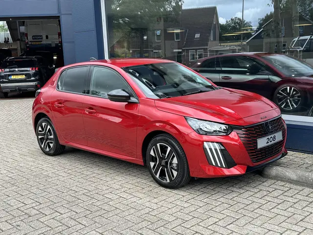 Peugeot 208 1.2 Turbo 100 PK Allure 2025 Benzine 3
