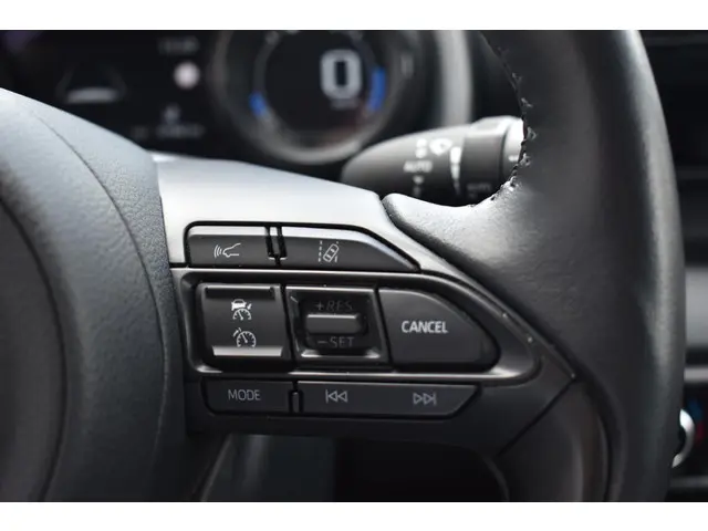 Toyota Yaris 1.5 Hybrid Executive 2022 Hybride Benzine 25