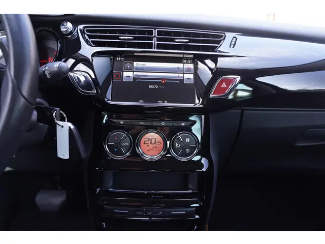 Citroën C3 1.2 PureTech Exclusive 2016 Benzine 27