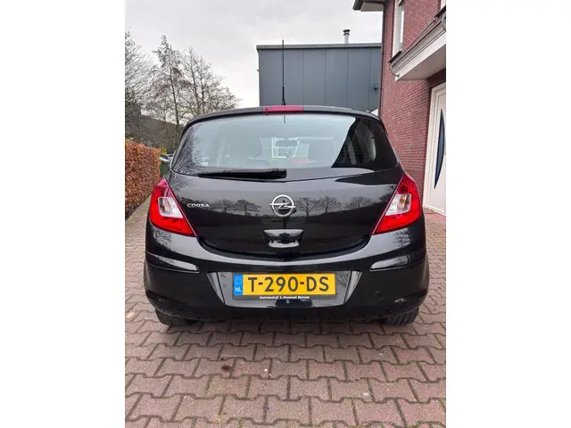 Opel Corsa 1.2-16V Cosmo 2014 Benzine 10