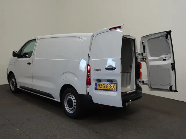 Peugeot Expert 1.5 BlueHDI 120PK L2 2023 Diesel 36