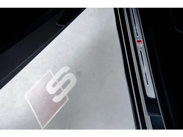 Audi SQ8 4.0 TFSI 2023 Benzine 39