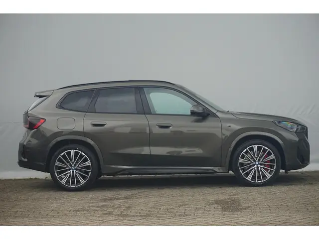 BMW iX1 eDrive20 2025 Elektrisch 3