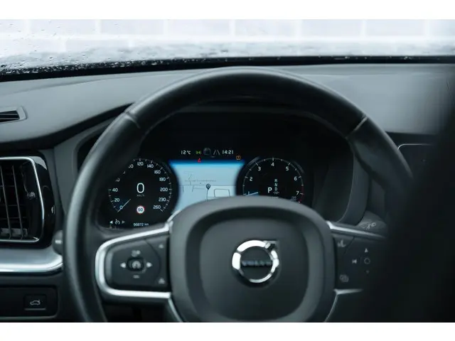 Volvo XC60 B5 Momentum Pro 2020 Benzine 11