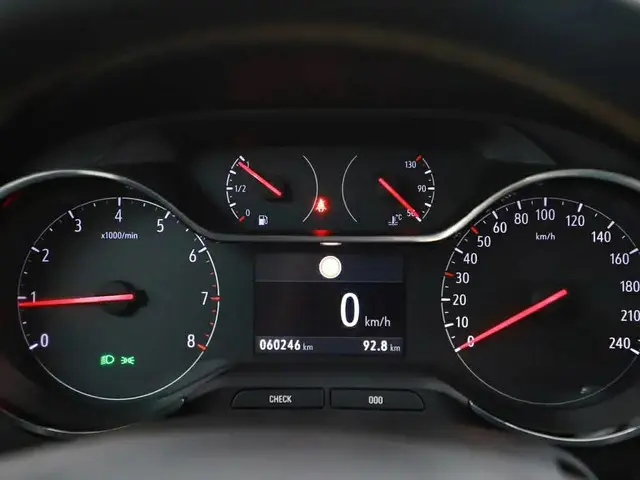 Opel Crossland X 1.2 Turbo Innovation 2017 Benzine 12