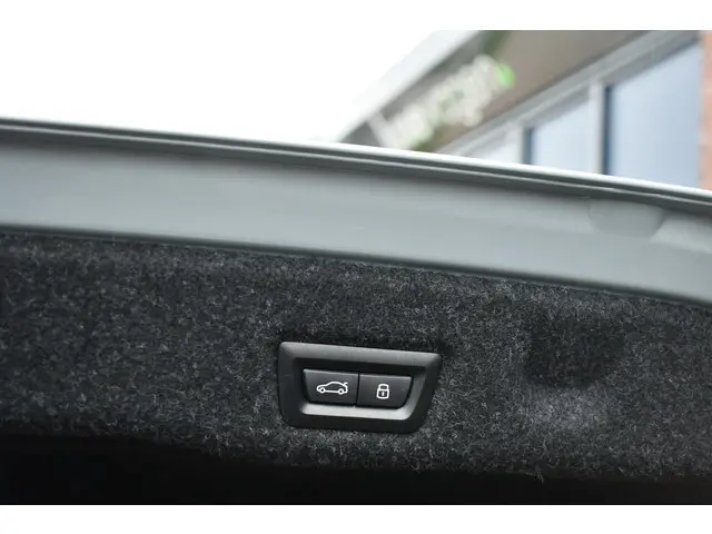 BMW 5 Serie 530e M-Sport 2024 Hybride Benzine 26