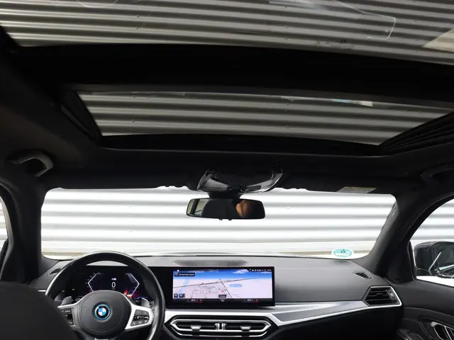 BMW 3 Serie Touring 320e 2023 Hybride Benzine 36