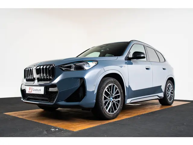 BMW iX1 xDrive30 Launch Edition 67 kWh 2023 Elektrisch 21