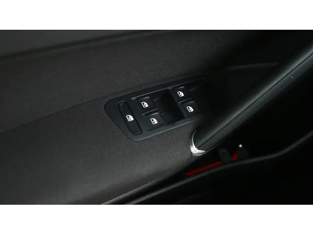 Volkswagen e-Golf E-DITION 36kWh 136pk 2020 Elektrisch 31