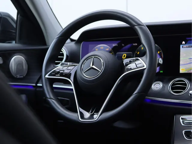 Mercedes-Benz E-Klasse 200 Luxury 2022 Hybride Benzine 22